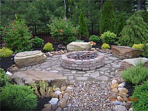 Outdoor Fireplaces / Fire Pits